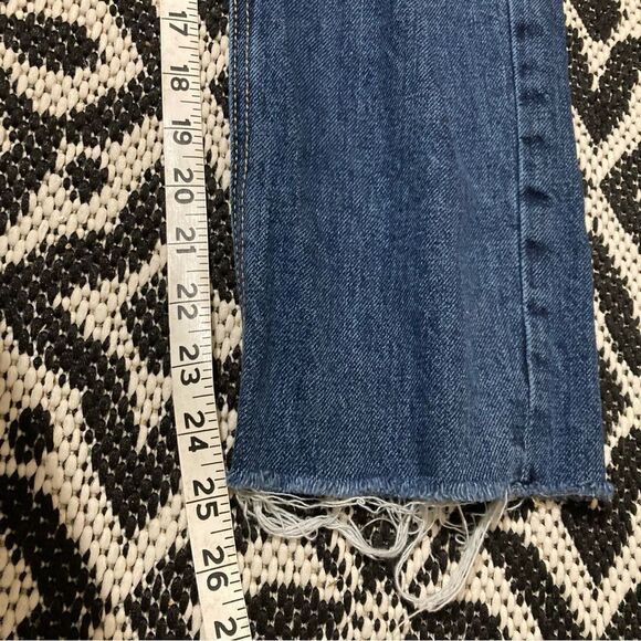 Old Navy High Rise Slouchy Straight distressed jeans size 0 medium wash button - Picture 7 of 10